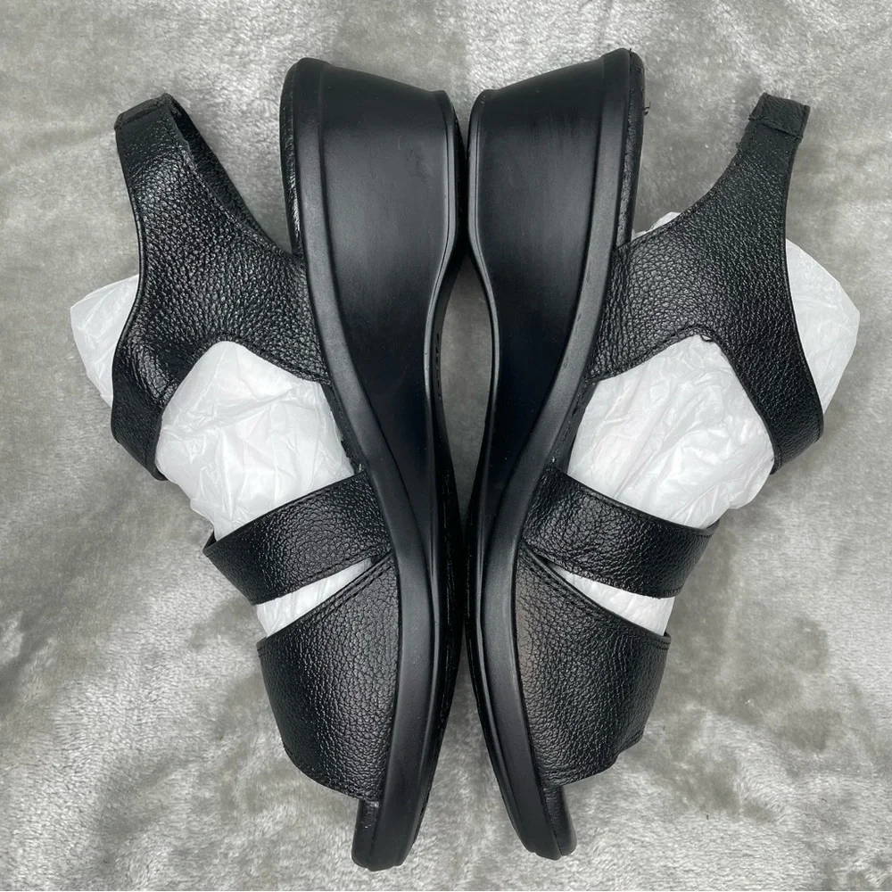 Flexi Wedge Velcro Sandals Woman's Size 7 1/2